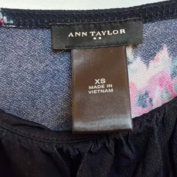 Rose Print Sleeveless Top [Ann Taylor] - Picture 3 of 5